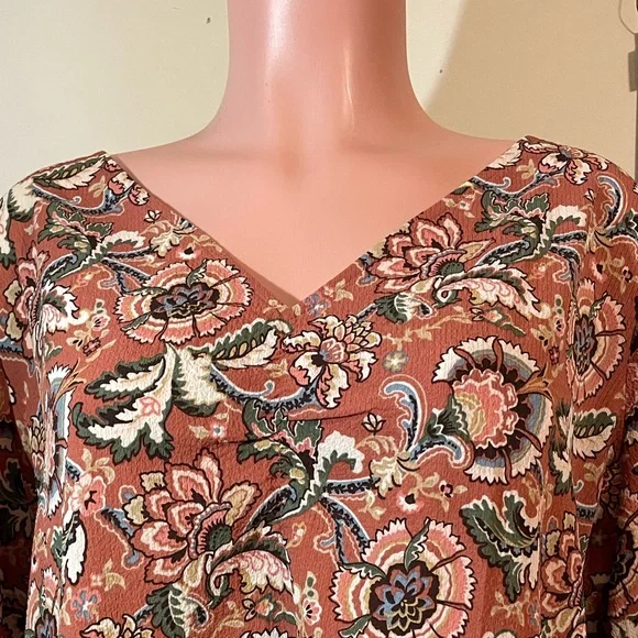 Ann Taylor LOFT X-Large Women Blouse Top Floral Multicolor V-Neck‎ Long Sleeve - Picture 3 of 9